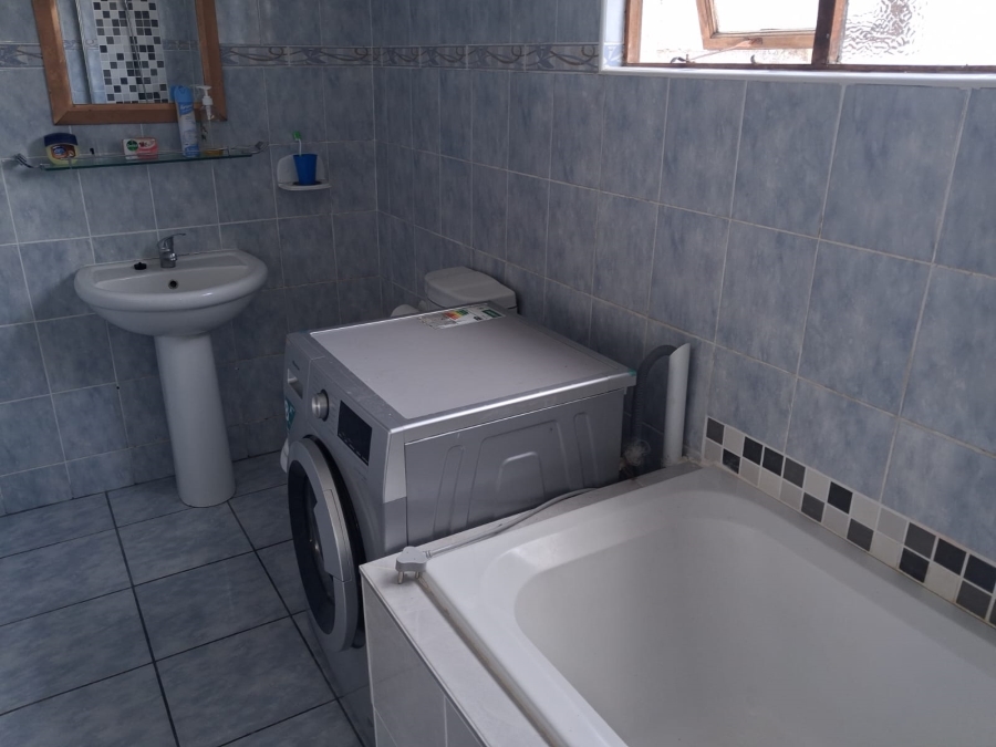 To Let 1 Bedroom Property for Rent in East London Central Eastern Cape